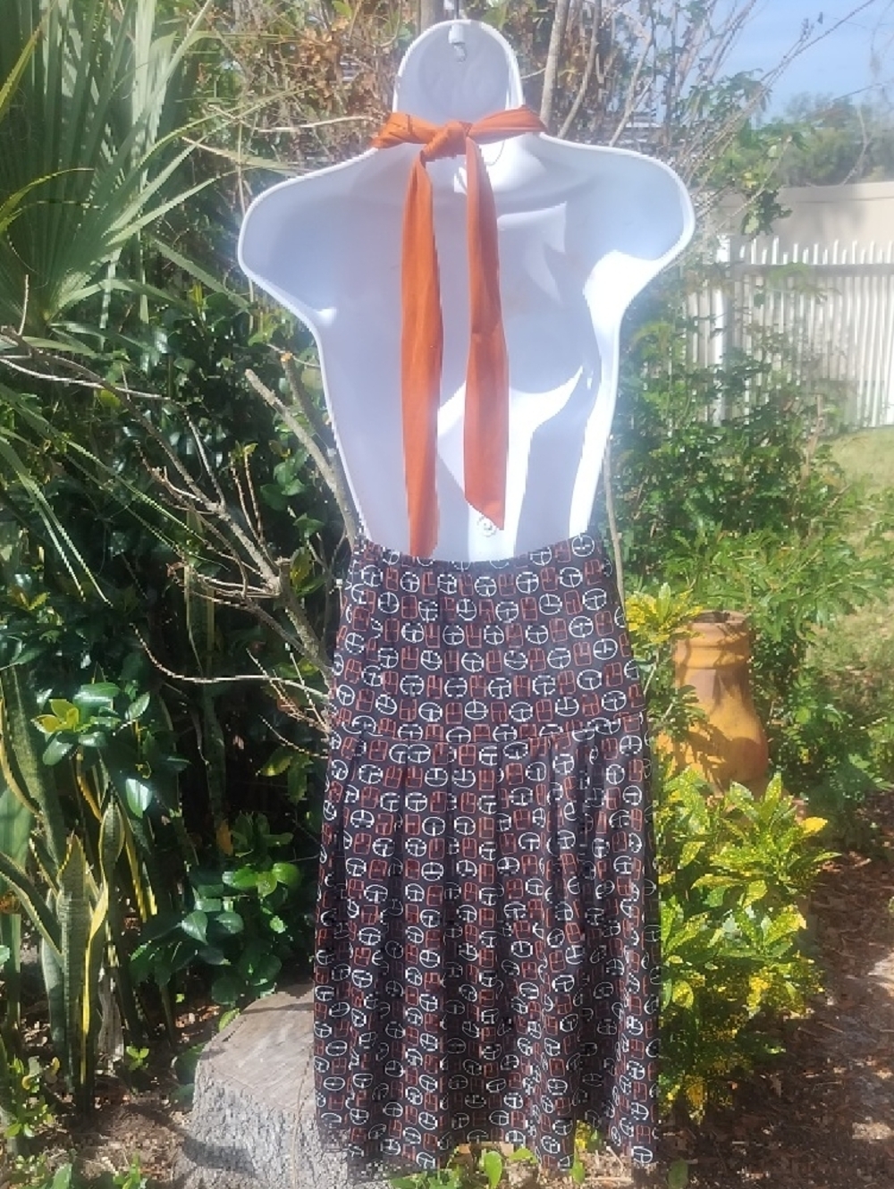 Vintage '70s Sexy Halter Dress Midi Dress with Geometric Printed Skirt Medium - Picture 8 of 8